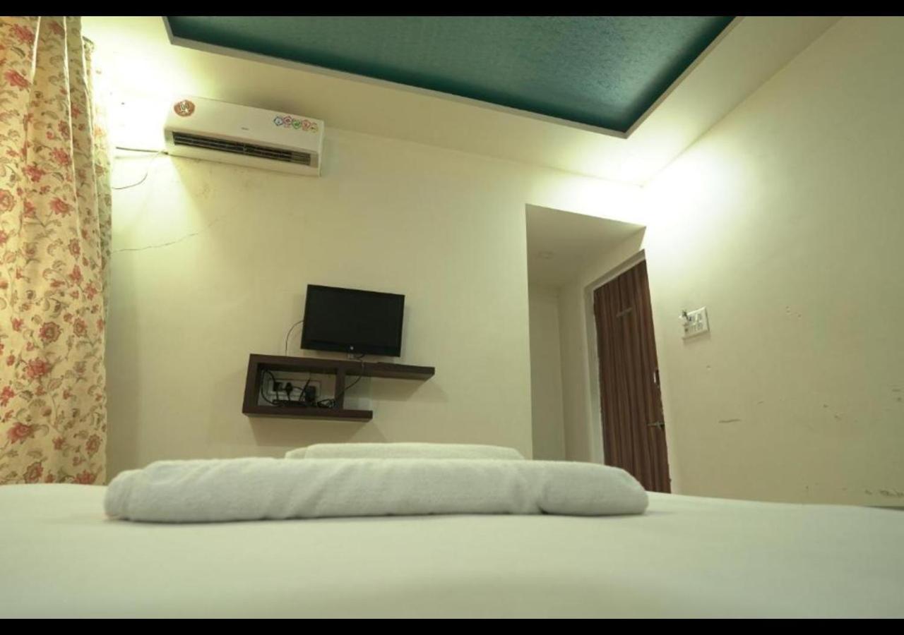 Hotel Sai Ganesh Lodging & Boarding By Wb Inn Titwala Exteriér fotografie
